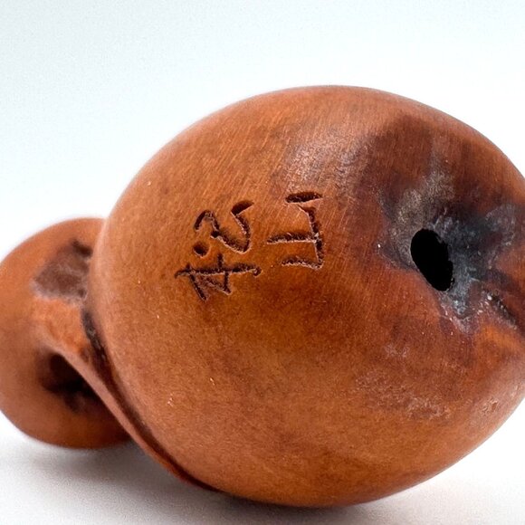 Ojime Bead Netsuke Mouse on Apple Fruit Hand-Carved Boxwood  Signed Figurine - Picture 6 of 8